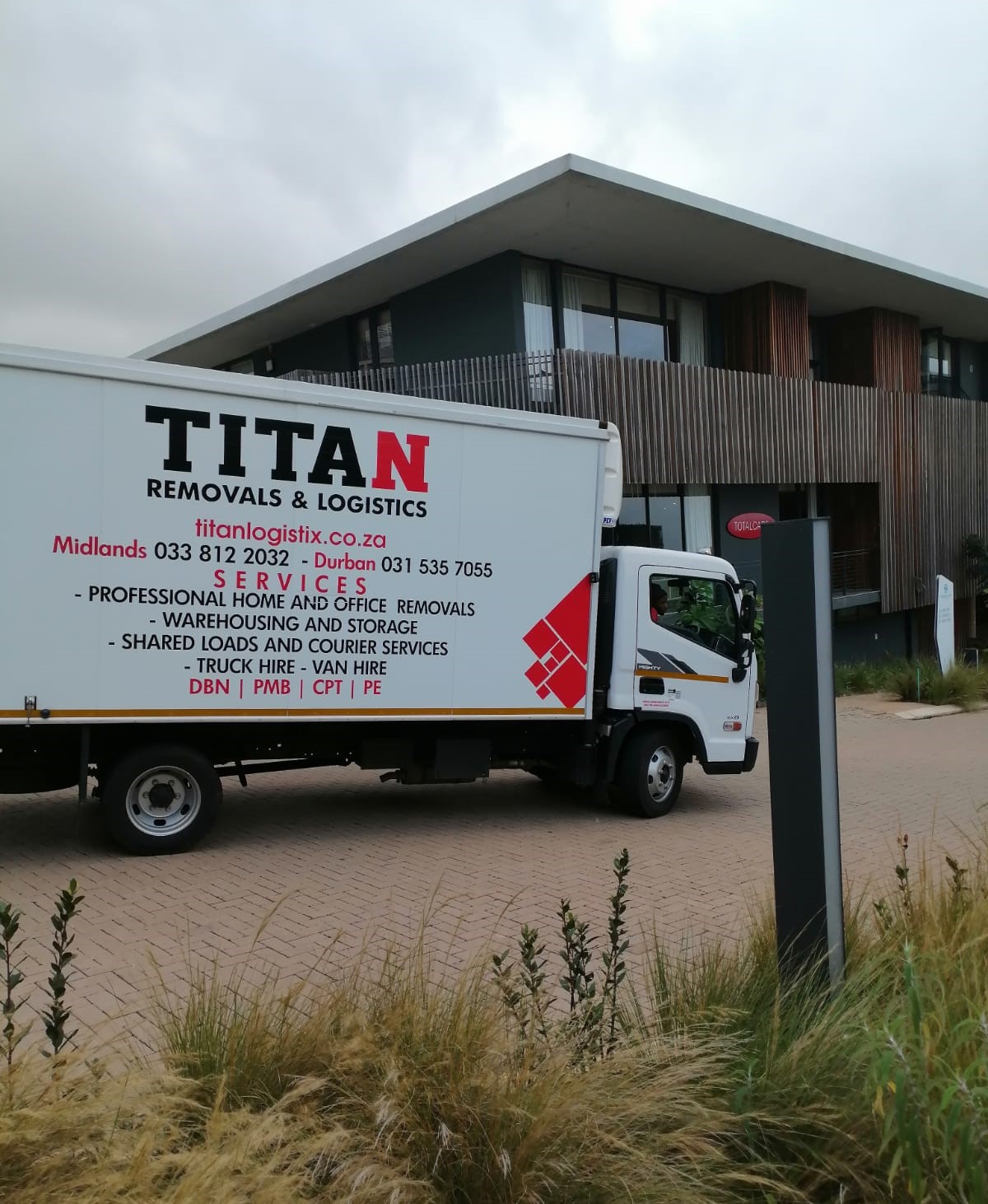 4 Ton Close Body Truck Hire for hire in Durban.pietermaritzburg,Johannesburg,Cape town,port Elizebeth Kwazulu-Natal